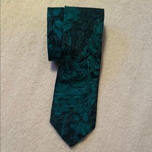 Italo Ferretti Silk Green & Black Patterned Tie